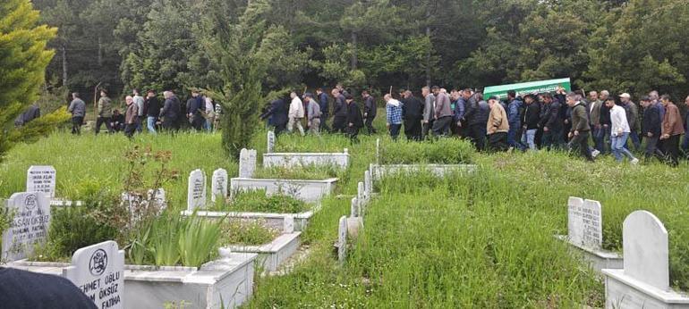 Çekyattan düşen Bertuğ öldü, sinir krizi geçirip hastaneden ayrılan babası kazada hayatını kaybetti