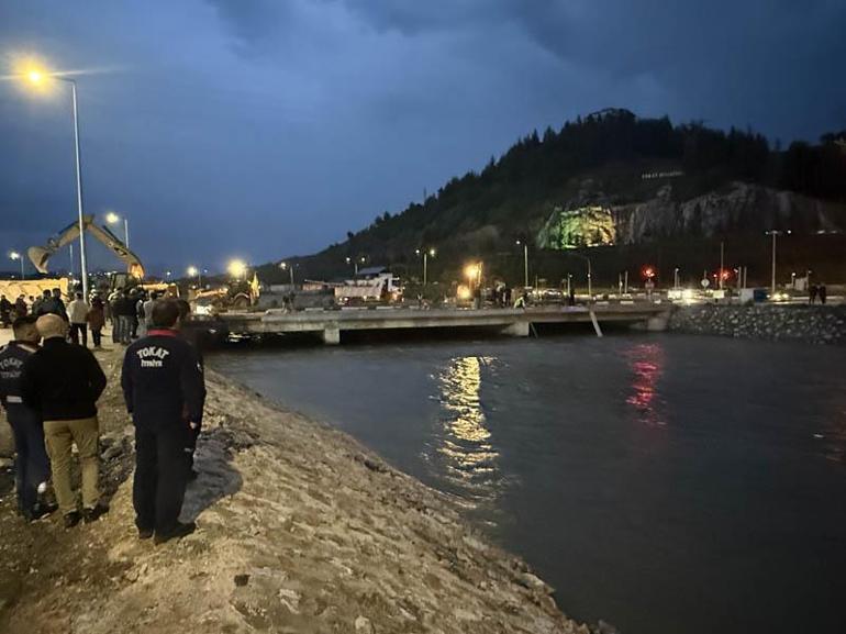 Tokat’ta Çedaş Kavşağı Köprüsü’nün yıkımına başlandı
