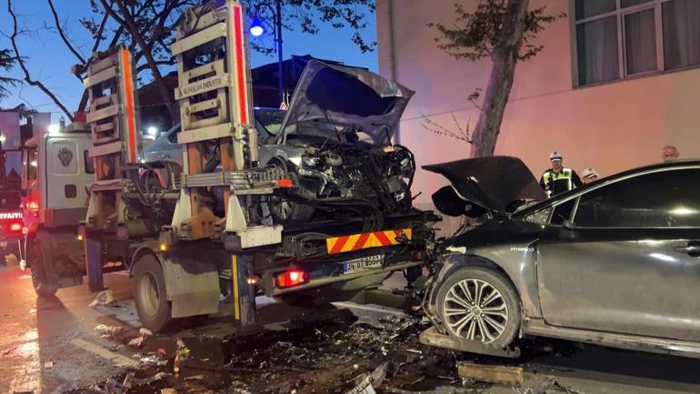 Beşiktaş’ta iki otomobil kafa kafaya çarpıştı: 9 yaralı