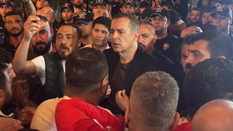 Antalyaspor küme düştü, taraftarlar başkana tepki gösterdi