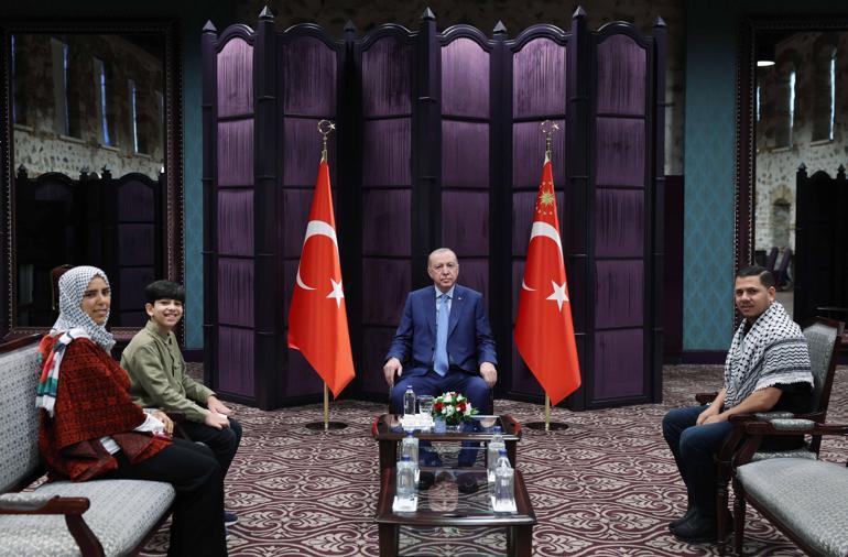 Cumhurbaşkanı Erdoğan, Gazzeli Ebu Cezer ve ailesini kabul etti