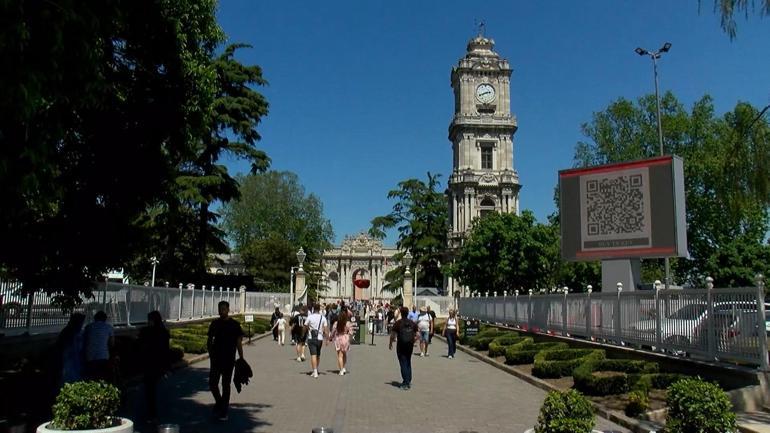 19 Mayısta Dolmabahçe Sarayına gelen ziyaretçiler tarihi atmosferi yerinde gördü