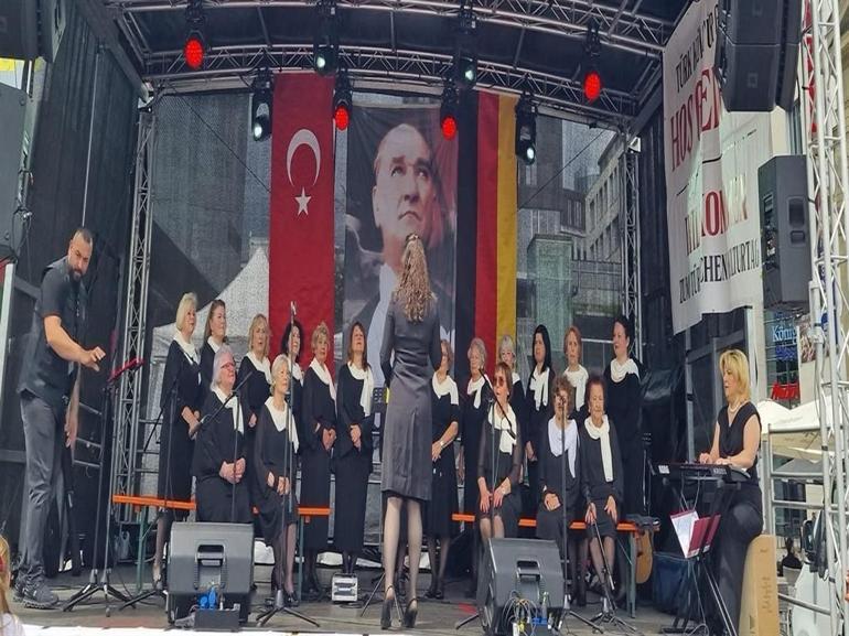 Stuttgart’ta ‘Tarihi Türk Günleri’ ve 19 Mayıs coşkusu