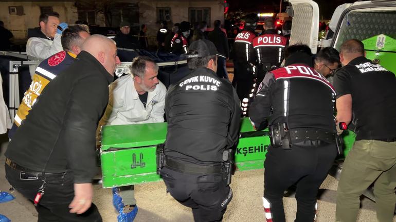 Cami önünde başından vurulmuş halde ölü bulundu
