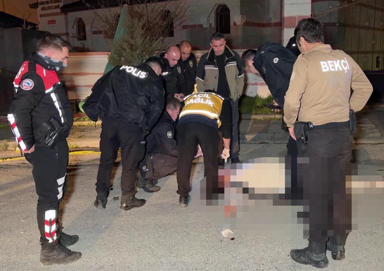 Cami önünde başından vurulmuş halde ölü bulundu
