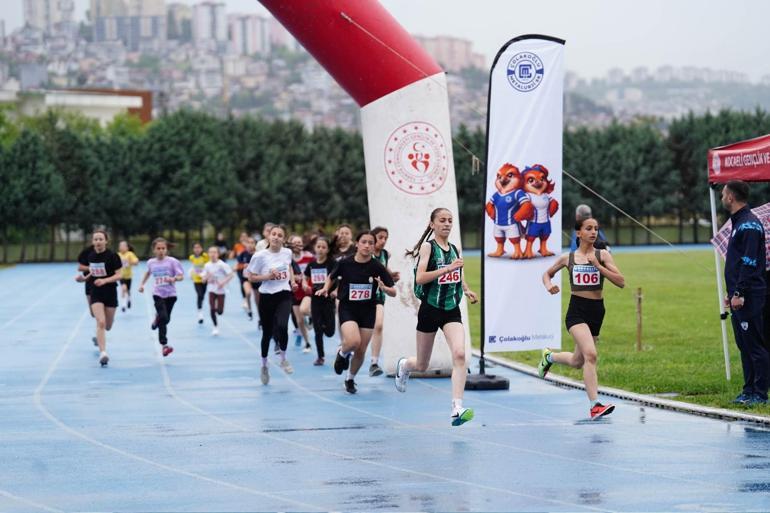 Çolakoğlu Metalurji, 19 Mayıs’ı genç sporcularla kutladı