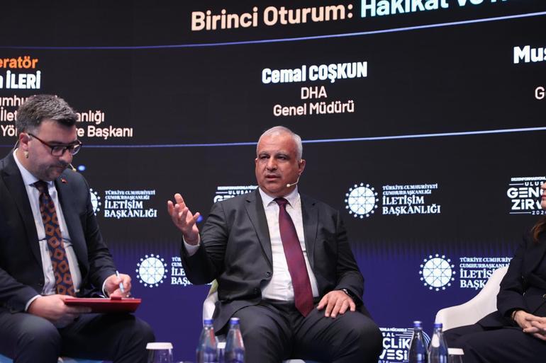 Dezenformasyonla Mücadele Ulusal Gençlik Zirvesi 2026da deneyimli gazeteciler gençlerle tecrübelerini paylaştı