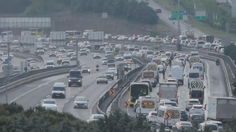 İstanbulda trafik yoğunluğu yüzde 85e ulaştı