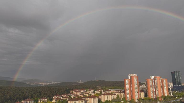 İstanbulda yağışın ardından gökkuşağı sürprizi