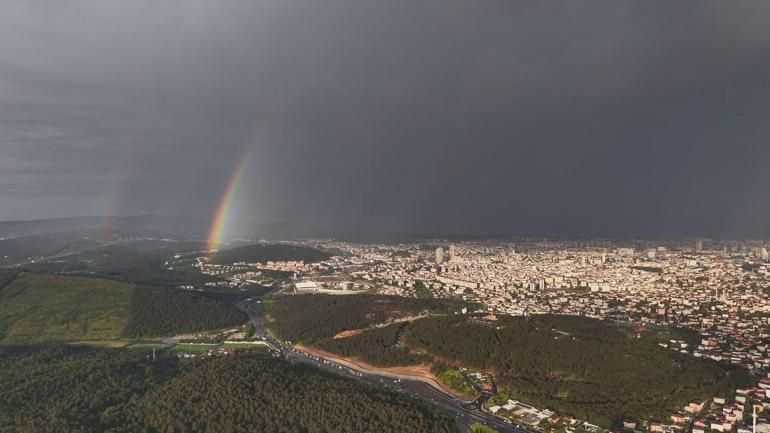 İstanbulda yağışın ardından gökkuşağı sürprizi