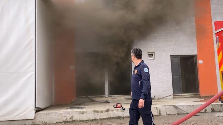 Bursada koltuk fabrikasında yangın
