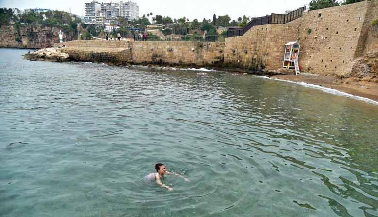 Antalya, mavi bayraklı plaj sayısında dünyada lider