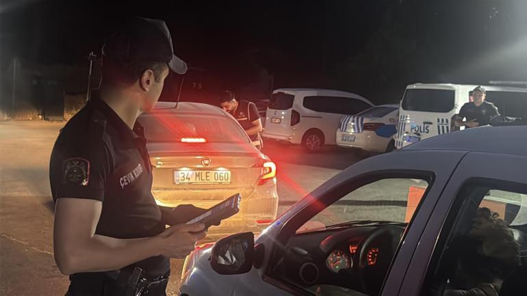 Bodrumda bayram hareketliliği; polis ekiplerinden ilçe girişinde denetim