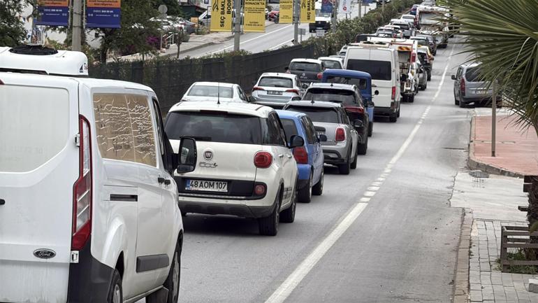 Bodruma 24 saatte 20 bin araç giriş yaptı