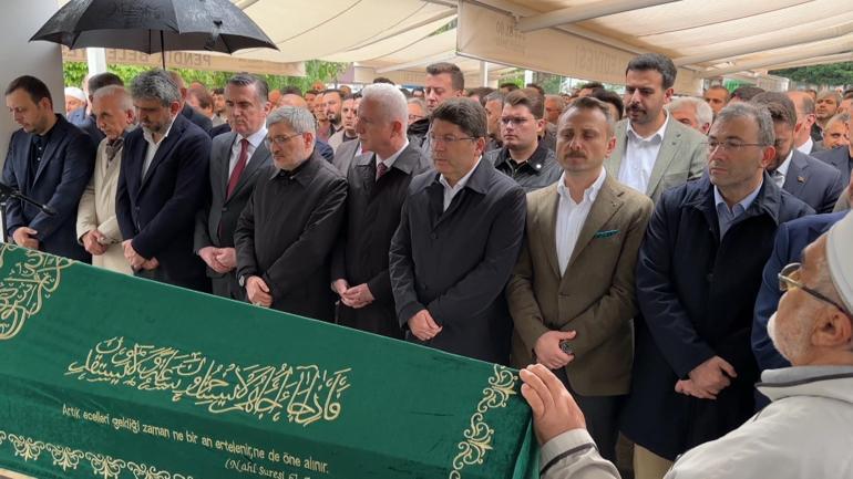 Eski Adalet Bakanı Tunçun kayınpederi son yolculuğuna uğurlandı