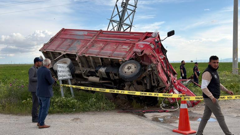 Aksarayda servis minibüsü ile kamyonet çarpıştı: 5 yaralı