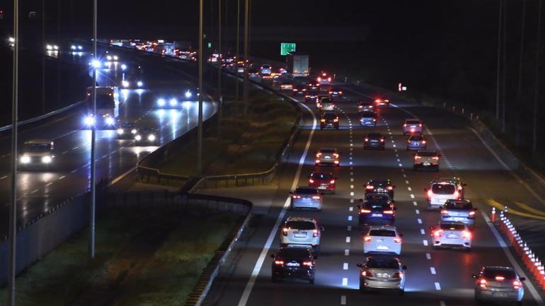 Anadolu Otoyolu’nun Düzce geçişinde bayram trafiği