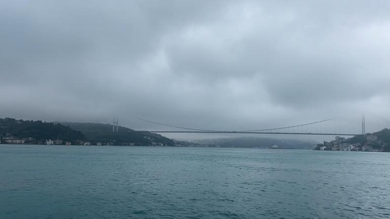 İstanbulda yağmur ve sis etkili oluyor