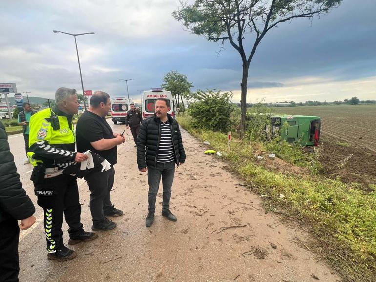 Çanakkalede otobüs devrildi; 46 yaralı