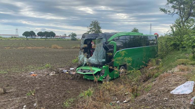 Çanakkalede otobüs devrildi; 46 yaralı