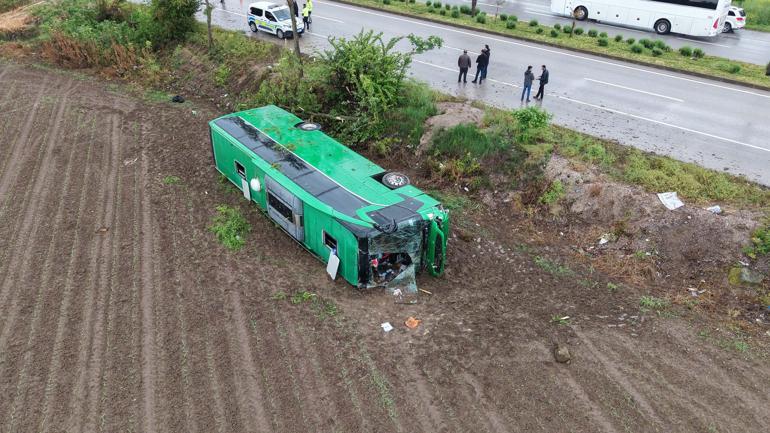 Çanakkalede otobüs devrildi; 46 yaralı