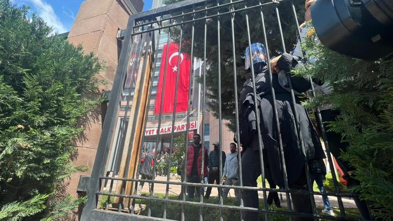 CHP Genel Merkezinde tahliye gerginliği