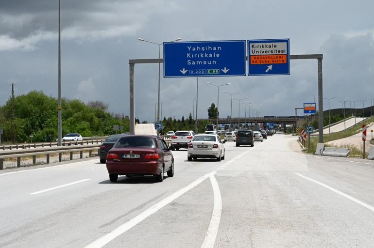 Kilit kavşak Kırıkkalede, bayram trafiği yoğunluğu devam ediyor