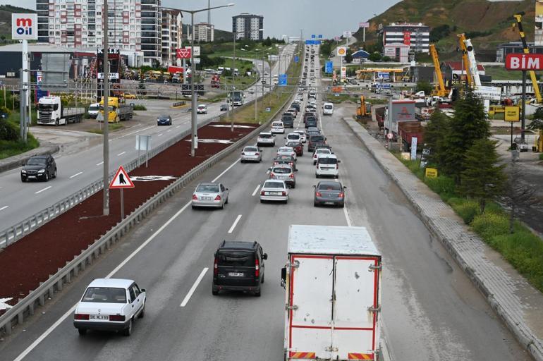 Kilit kavşak Kırıkkalede, bayram trafiği yoğunluğu devam ediyor