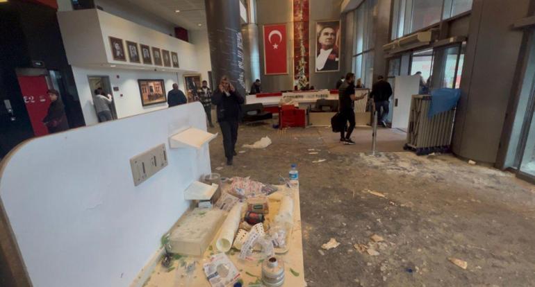 CHP Genel Merkezinde tahliye gerginliği