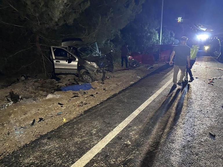 Adanada iki otomobil çarpıştı: 2 ölü, 3 yaralı