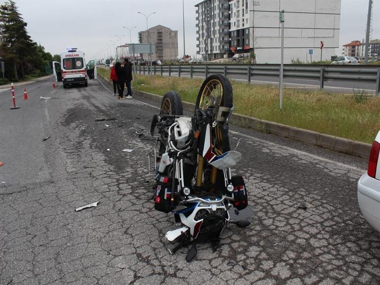 Kullandığı otomobil, eşinin mesai arkadaşının motosikletiyle çarpıştı: 1i ağır, 2 yaralı