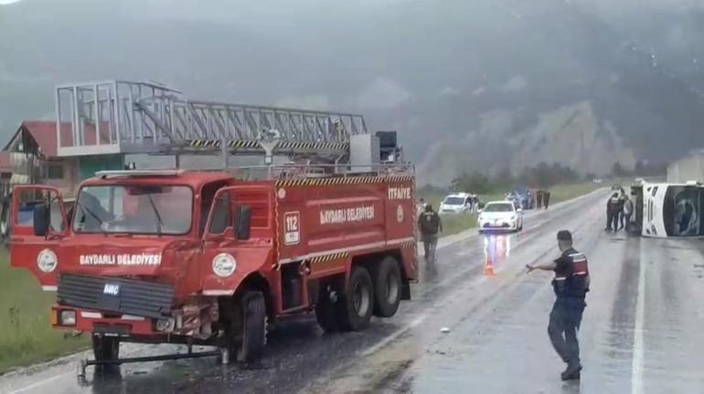 Tokat’ta midibüs ile itfaiye aracı çarpıştı: 4 yaralı