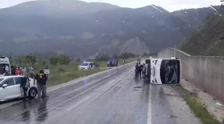 Tokat’ta midibüs ile itfaiye aracı çarpıştı: 4 yaralı
