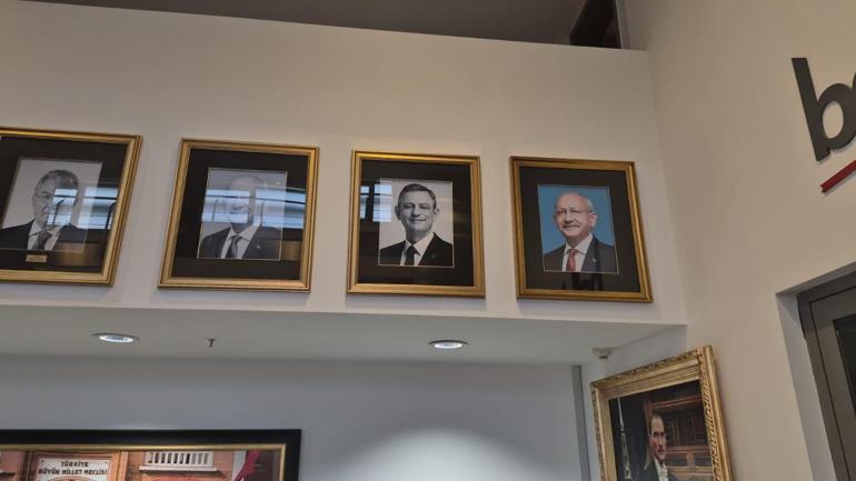 Kılıçdaroğlunun fotoğrafı genel merkeze tekrar asıldı