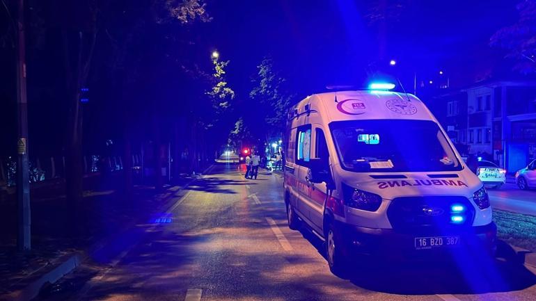 Bursada motosikletle refüje çarpıp savrulan sürücü öldü