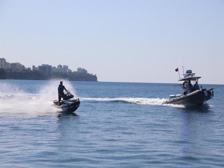 Antalyada deniz polisi 24 saat görev başında