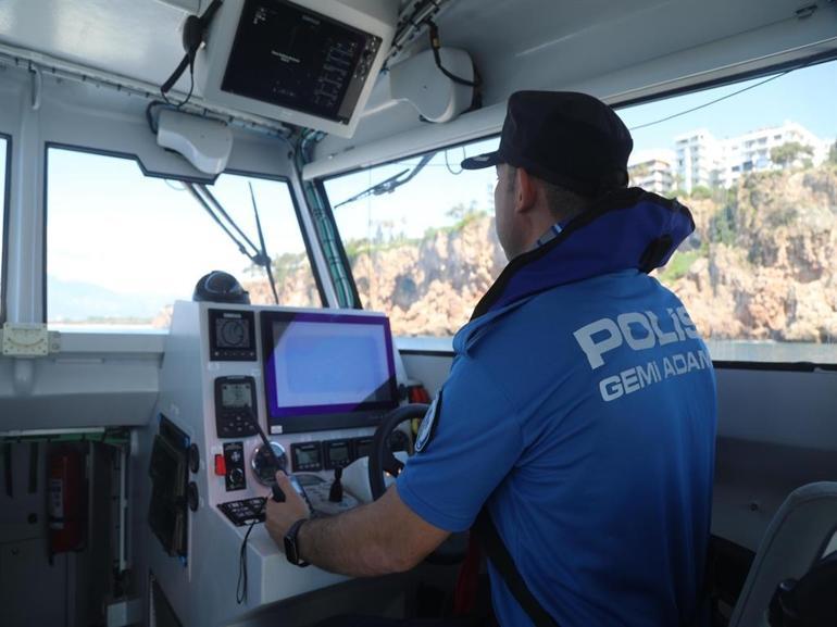 Antalyada deniz polisi 24 saat görev başında