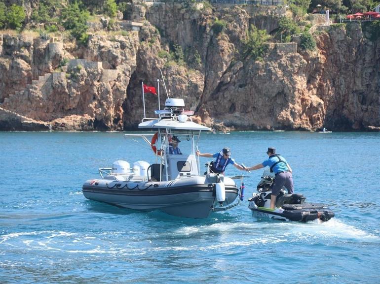 Antalyada deniz polisi 24 saat görev başında