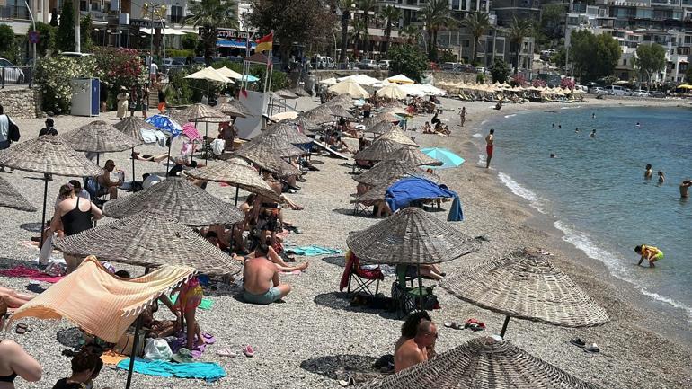 Bodrumda bayram tatilinde sahillerde yoğunluk