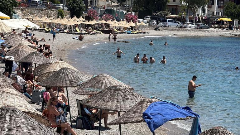 Bodrumda bayram tatilinde sahillerde yoğunluk