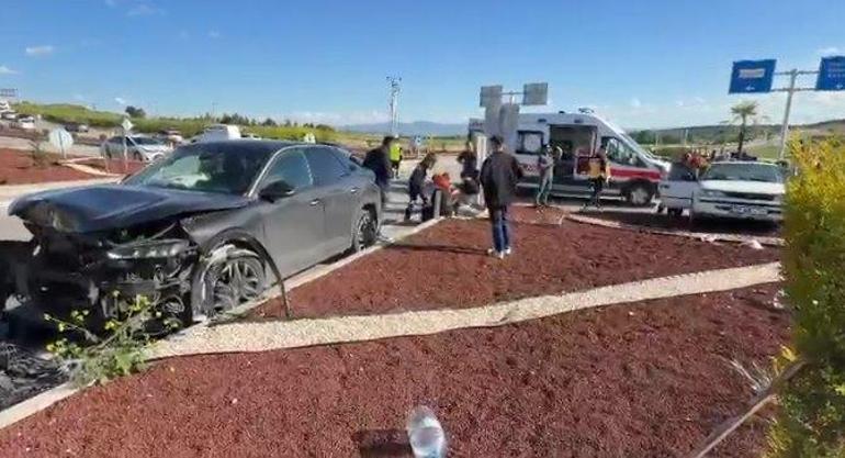 Çorumda iki otomobil çarpıştı: 4 yaralı