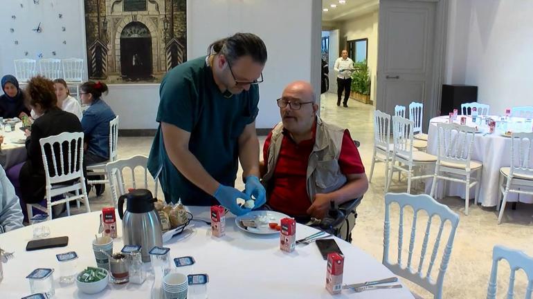 Vali Gülden Darülacezeye bayram ziyareti