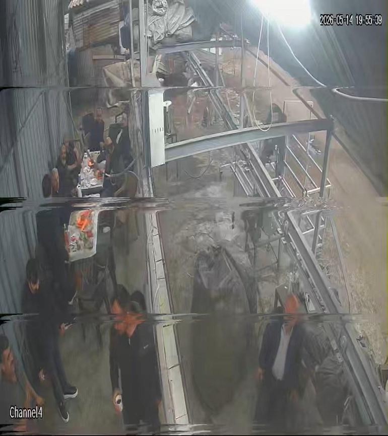 Nefes borusuna et kaçan müşteriyi, Heimlich manevrasıyla kurtardı