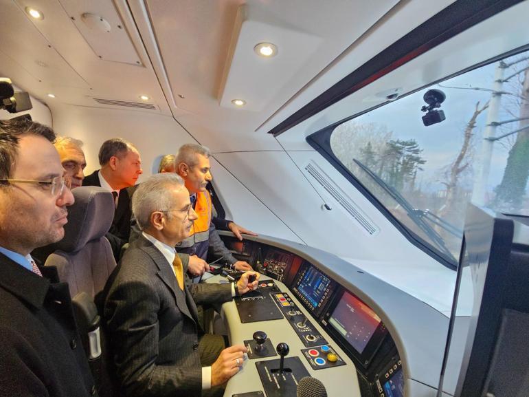 Milli elektrikli hızlı tren saatte 240 kilometreye ulaştı