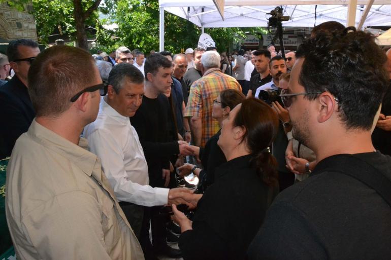 Özgür Özel, amcasının cenazesine katıldı