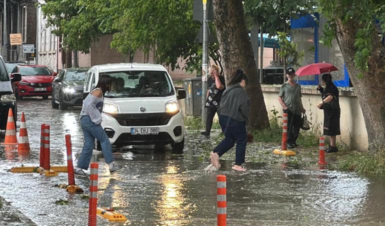 Edirnede dolu ve sağanak etkili oldu