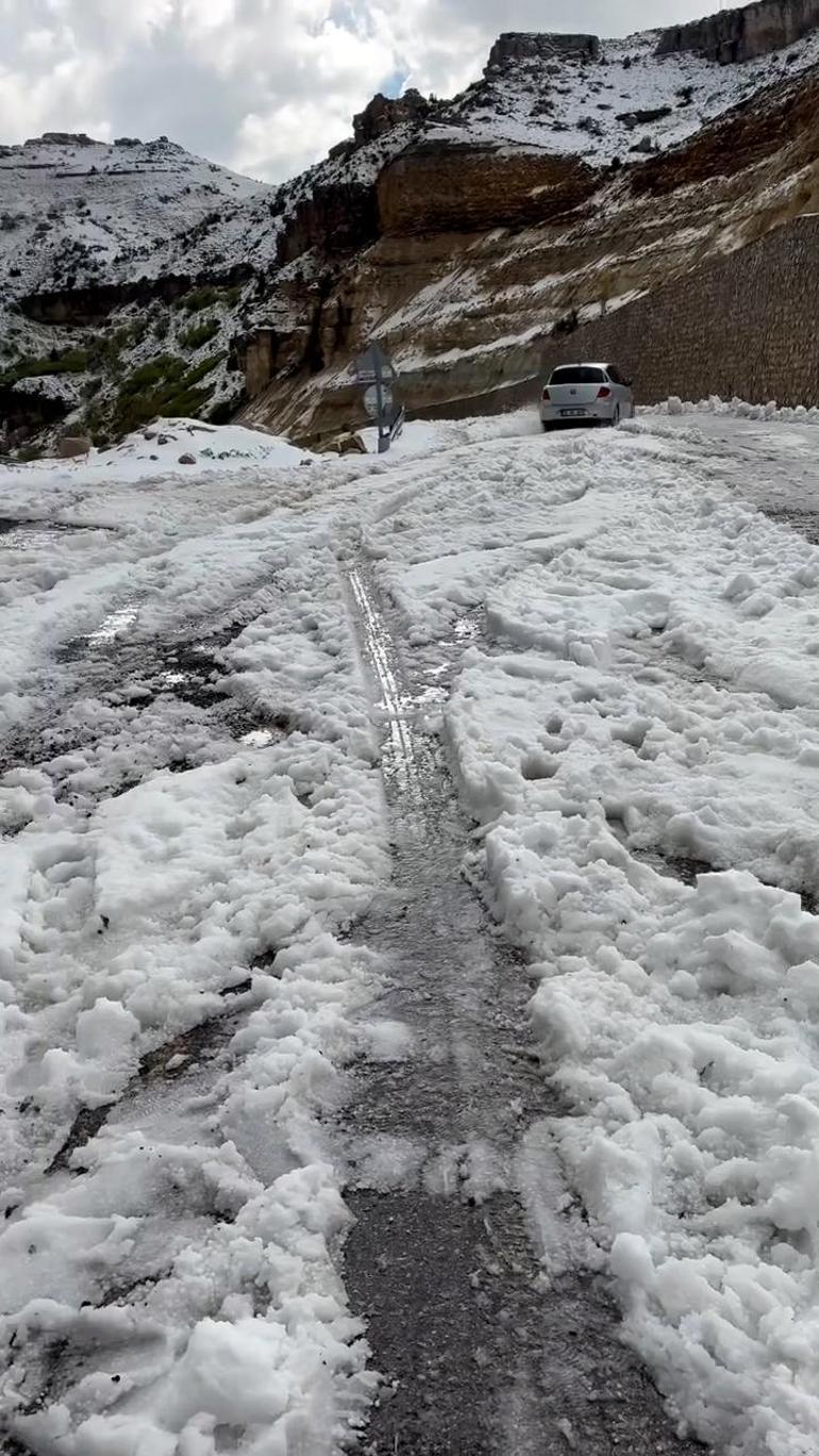 Karaman’da dolu yağışı yaşamı olumsuz etkiledi