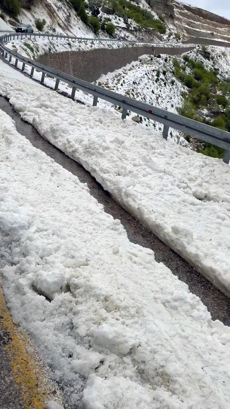 Karaman’da dolu yağışı yaşamı olumsuz etkiledi