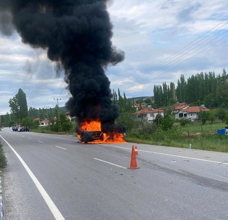 Amasya’da iki otomobil çarpıştı: Dede ve torun öldü, 2 yaralı