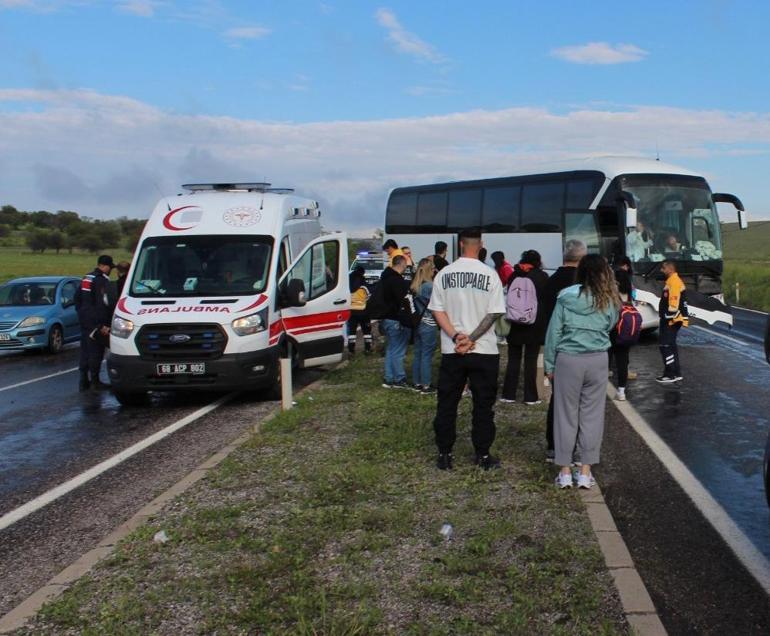 Aksarayda tur otobüsü kaza yaptı: 16 yaralı